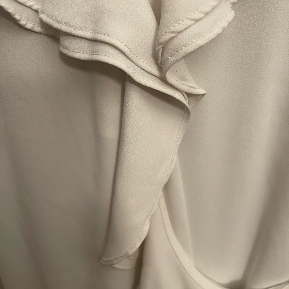 WHBM Ruffle Flounce Shell ~ White House Black Market - Picture 8 of 9